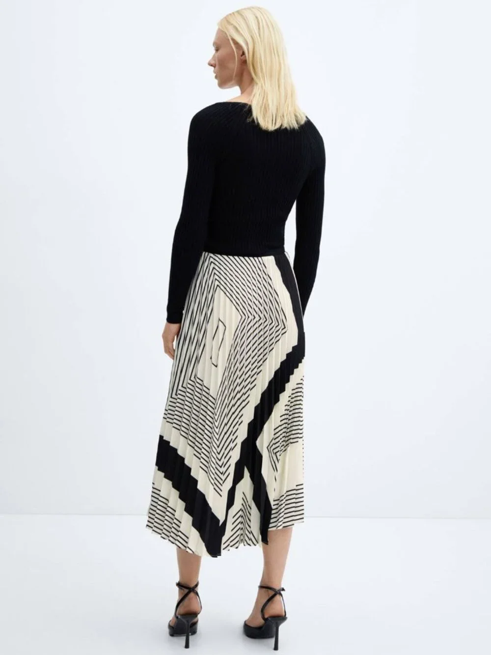 Mango Black & White Accordion Pleated Long Skirt With Belt Size S NEW WITH TAGS